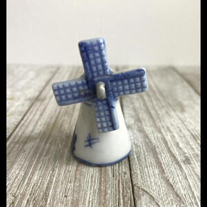 Vintage Delft Blue Porcelain Dutch Windmill 1.5 inches tall and Spins